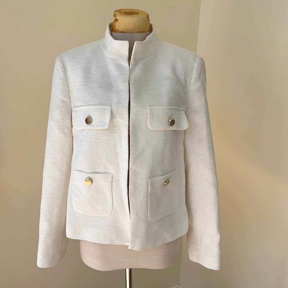 New! Zara large oyster textured cropped blazer with gold buttons.